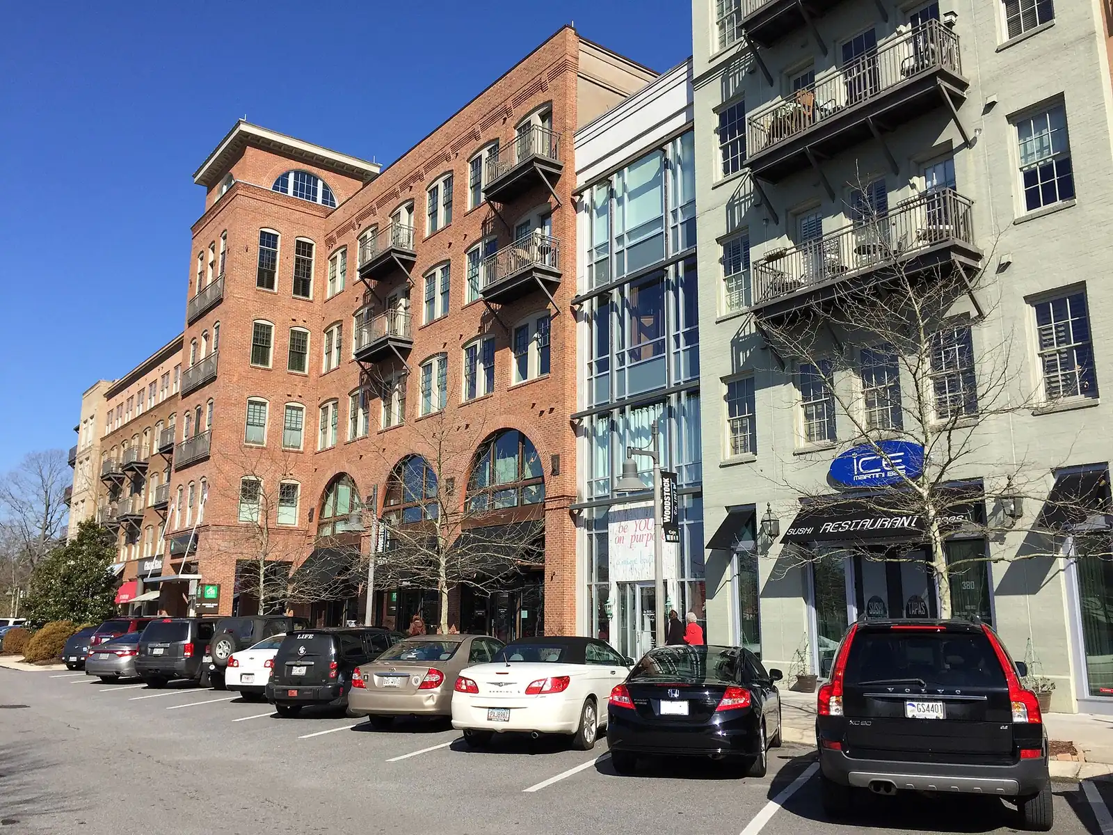 Restaurants and shops below apartment buildings in downtown Woodstock